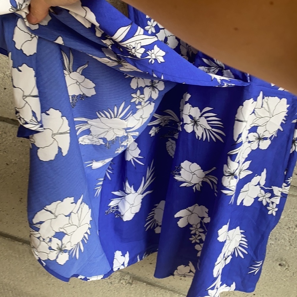 Japna Wrap Style Hawaiian print dress - Picture 11 of 15